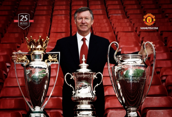 Sir Alex Ferguson giành 'cú ăn ba' ở tuổi 79