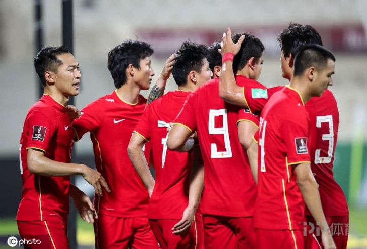 CĐV Trung Quốc: 'Nhập tịch kiểu chúng ta sẽ bị cả thế giới chê cười'