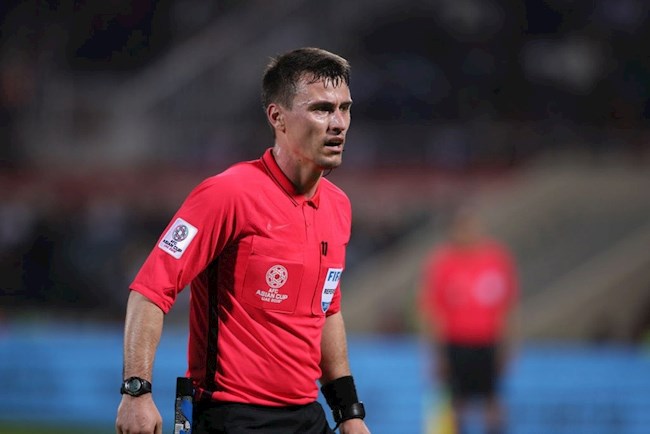Thổi penalty tranh cãi, trọng tài bắt trận Việt Nam thua Saudi Arabia bị tấn công dữ dội