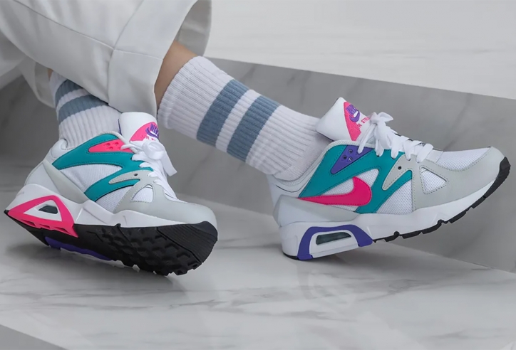 Mẫu Nike Air Structure “White/ Hyper Pink” được tô điểm bằng màu sắc cổ điển sống động