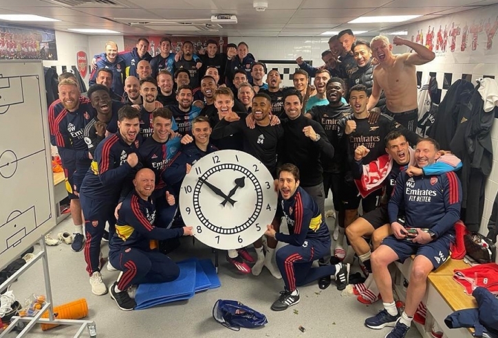 Arsenal gửi thông điệp độc đáo, hả hê đếm ngược thời gian vô địch