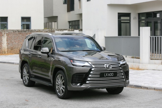 Lexus đồng loạt tăng giá: Xe 'chủ tịch' tăng đến 400 triệu