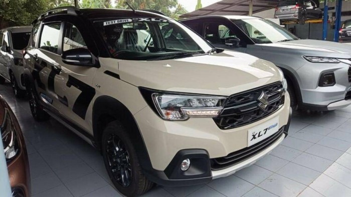 Lộ diện ảnh thực tế Suzuki XL7 Hybrid 2023