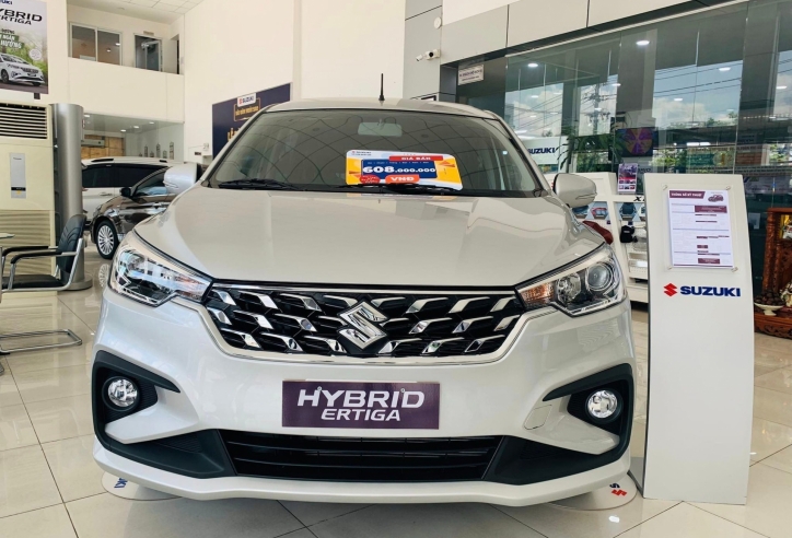 MPV 7 chỗ 'siêu tiết kiệm xăng' nhà Suzuki giảm giá 'sập sàn'