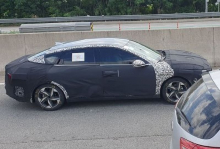 Kia K3 thế hệ mới lộ ảnh chạy thử với đèn pha kiểu EV9, dự kiến ra mắt cuối năm sau