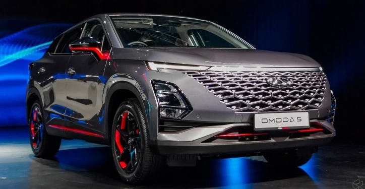 Đối thủ của Toyota Corolla Cross ra mắt: Full tính năng an toàn, giá quy đổi từ 552 triệu đồng