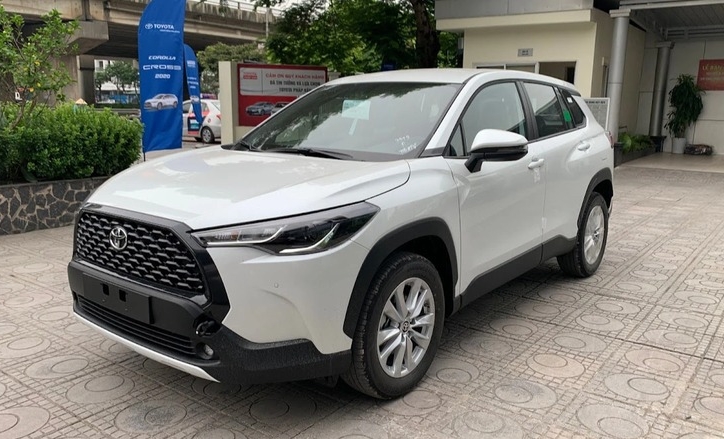 Toyota Corolla Cross bản tiêu chuẩn bất ngờ tăng nhẹ giá bán, 'dọn đường' đón Yaris Cross