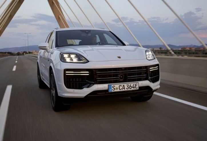 SUV mạnh mẽ nhất của Porsche trình làng, giá quy đổi từ 3,6 tỷ đồng