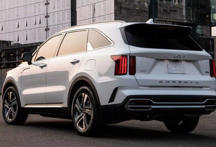 Đối thủ của Hyundai Santa Fe 'lĩnh án' triệu hồi do lỗi liên quan đến camera lùi