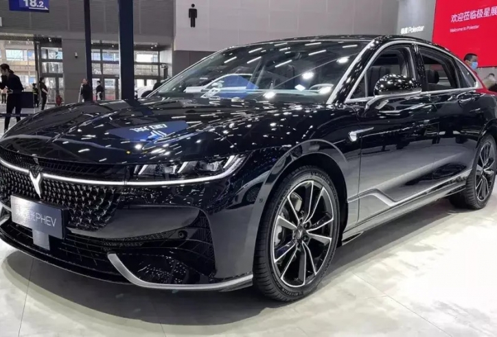 Sedan Voyah Passion PHEV 2023 ra mắt: Dài hơn 5 mét, giá quy đổi chưa đến 900 triệu đồng