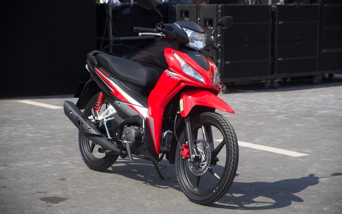 Chiêm ngưỡng ảnh thực tế của Honda Wave RSX FI 2024: Thiết kế thể thao, giá từ hơn 22 triệu đồng