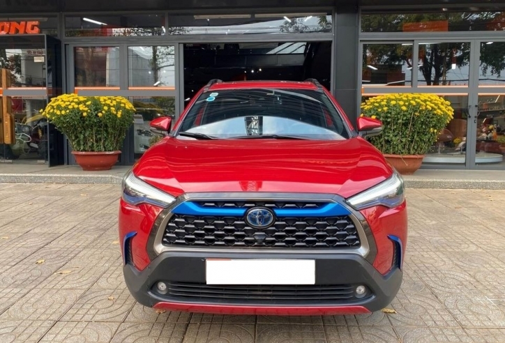 Lăn bánh 2 năm, Toyota Corolla Cross Hybrid 'lướt' rao bán lại với mức giá khó tin