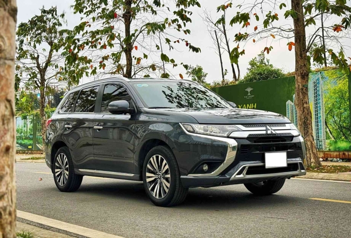 Bất ngờ giá chào bán của Mitsubishi Outlander 'lướt' sau 2 năm lăn bánh