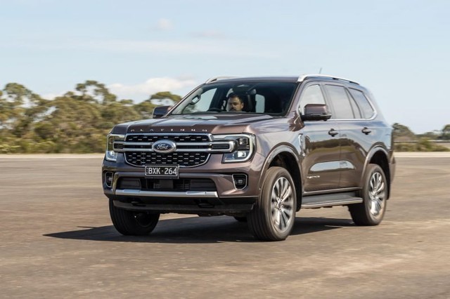 Ford Everest Platinum bản cao cấp nhất được xác nhận sắp về Việt Nam