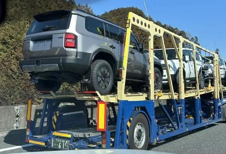 Toyota Land Cruiser Prado 2024 chuẩn bị được xuất khẩu ra quốc tế, chờ ngày về Việt Nam