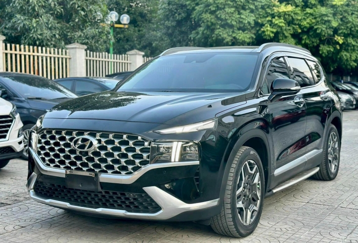 Hyundai Santa Fe 'lướt' lăn bánh 3 năm lên sàn xe cũ với mức giá khó tin