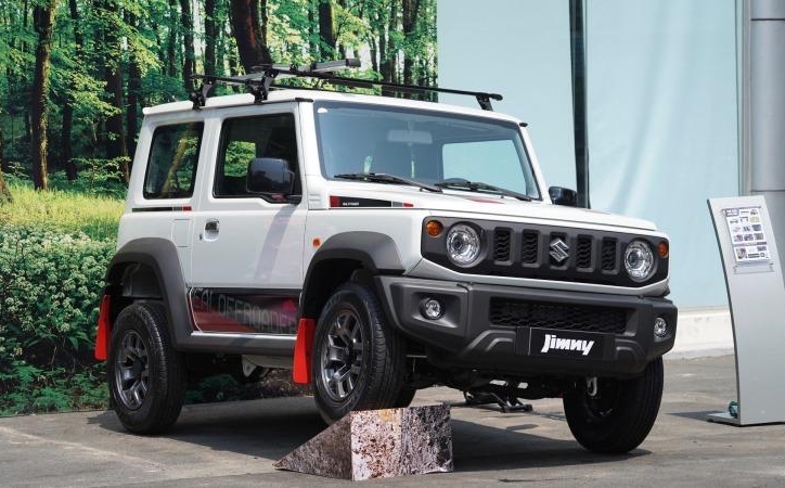'Tiểu G-Class' Suzuki Jimny kênh giá tới hơn 100 triệu đồng tại đại lý