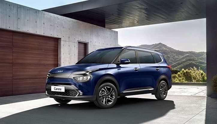 Khác Việt Nam, MPV cỡ nhỏ Kia Carens bán 'đắt như tôm tươi' tại thị trường tỷ dân này