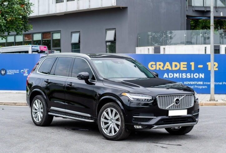 Xe sang Volvo XC90 T6 2016 lăn bánh 8 năm tại Việt Nam bán lại với giá khó tin