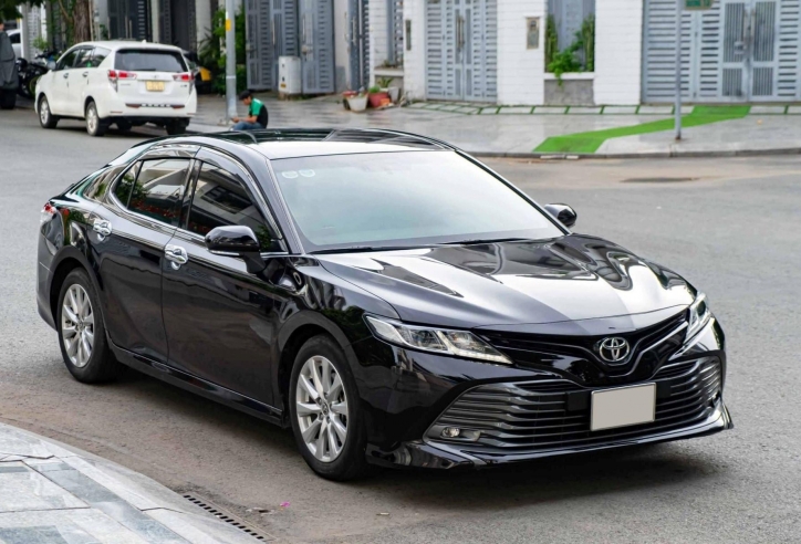 Bất ngờ giá rao bán của Toyota Camry 2021 chạy lướt 3 năm tại Việt Nam
