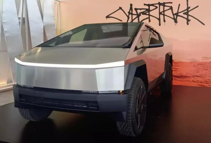 Tesla Cybertruck chính thức ra mắt tại Đông Nam Á, giá quy đổi từ hơn 1,5 tỷ đồng