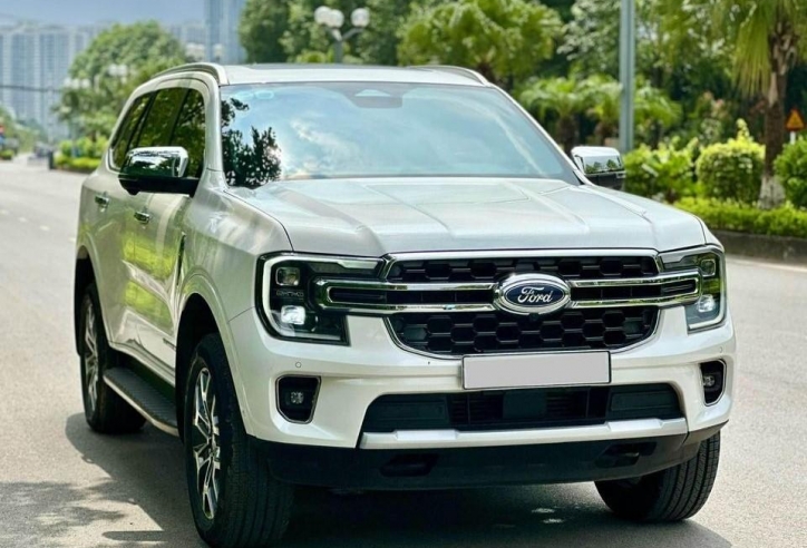Mới chạy 10.000 km, Ford Everest 2023 'lướt' lên sàn xe cũ với giá bao nhiêu?