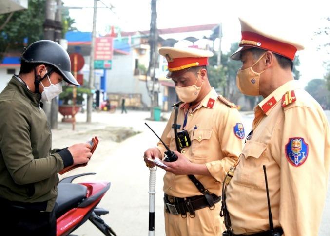 Từ ngày 01/01/2025: Tài xế có 12 điểm/năm, bị trừ hết điểm thì không được lái xe