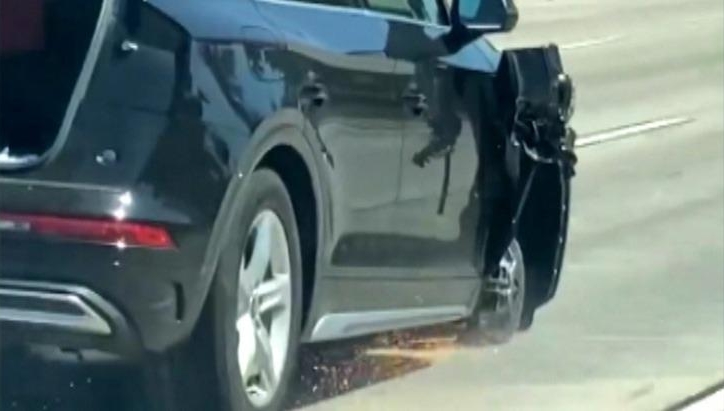 Tài xế gây cháy rừng nghiêm trọng do tiếp tục chạy xe khi lốp đã nổ