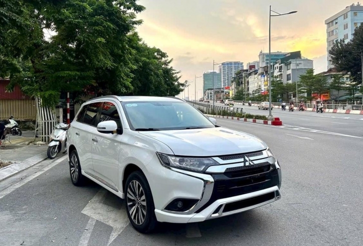 Lăn bánh 2 năm, Mitsubishi Outlander 2022 rao bán trên sàn xe cũ với giá bao nhiêu?