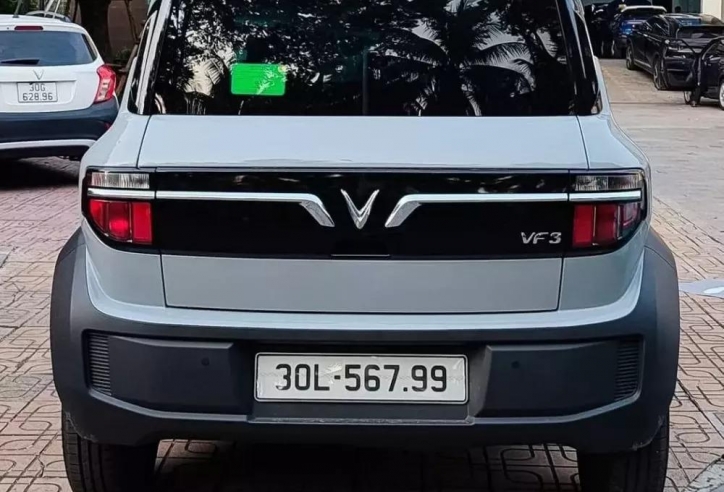 Cộng đồng mạng xôn xao với chiếc VinFast VF 3 mang biển số bằng nửa giá xe