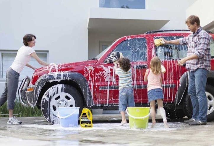 Tự bảo dưỡng ô tô tại nhà: Những sai lầm phổ biến có thể gây hại cho xe