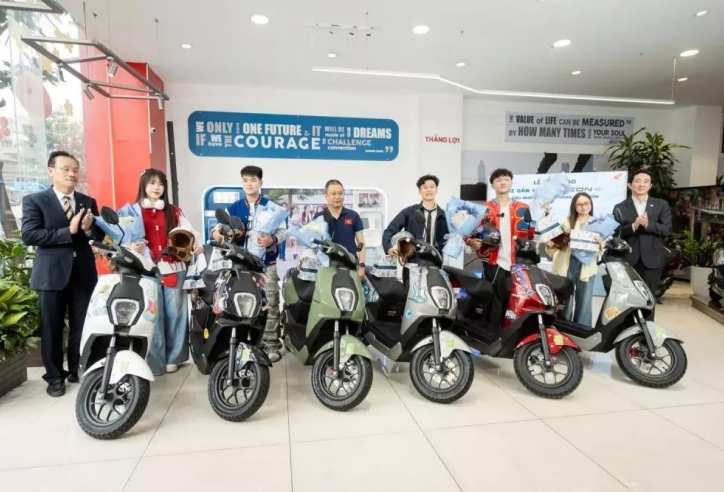 Honda Việt Nam chính thức bàn giao những chiếc xe máy điện Icon e: đầu tiên