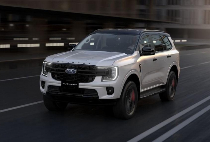 Ford Everest Sport phiên bản đặc biệt trình làng khách Việt, giá 1,199 tỷ đồng