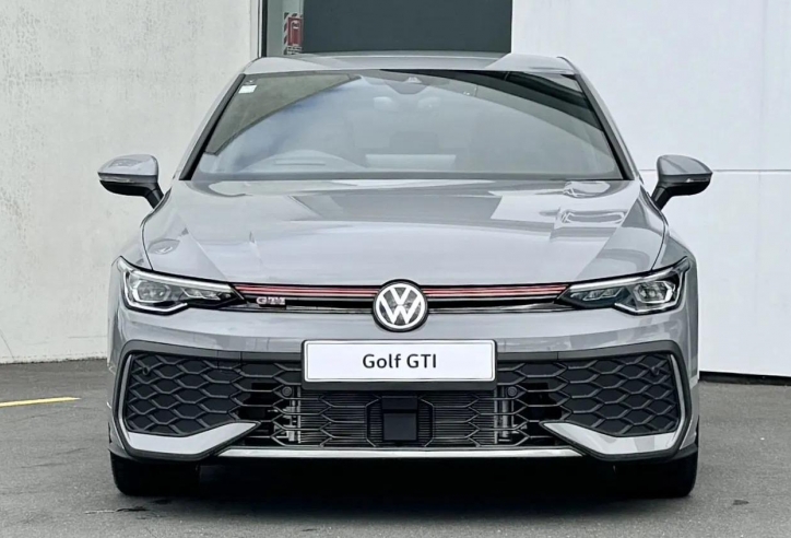 Đại lý tiết lộ Volkswagen Golf sắp được bán chính hãng tại Việt Nam, giá đồn đoán từ trên 1,2 tỷ đồng