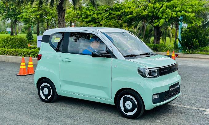 Ô tô giá dưới 300 triệu ngày càng nhiều, người Việt dễ mua xe hơn bao giờ hết
