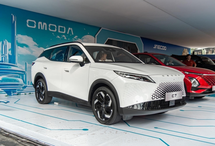 Cận cảnh Omoda C7 sắp bán tại Việt Nam: Giá dự kiến từ 839 triệu đồng, cạnh tranh Honda CR-V