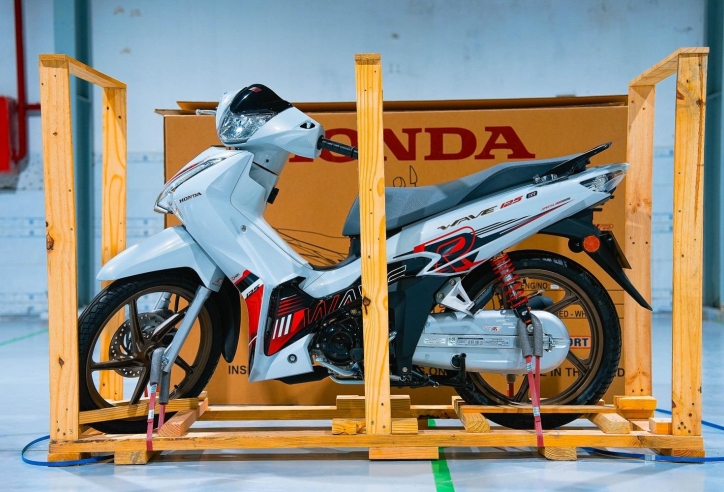 Honda Wave 125 R Special Edition Profender về Việt Nam - Phiên bản giới hạn với bộ tem màu khác biệt