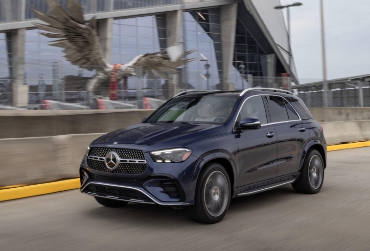 PHEV hạng sang Mercedes-Benz GLE 400e chốt giá 4,669 tỷ đồng tại Việt Nam, chạy thuần điện hơn 110 km