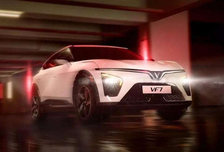 Phân khúc SUV cỡ C tháng 10/2025: VinFast VF 7 bứt tốc ngoạn mục, Mazda CX-5 vẫn dẫn đầu