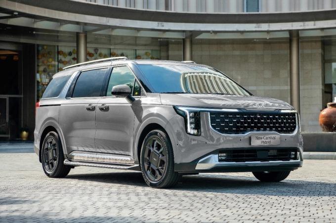 Kia Carnival Hybrid thêm bản mới tại Việt Nam: Giá từ 1,539 tỷ đồng, có tùy chọn ghế thương gia và cá nhân hóa nội thất