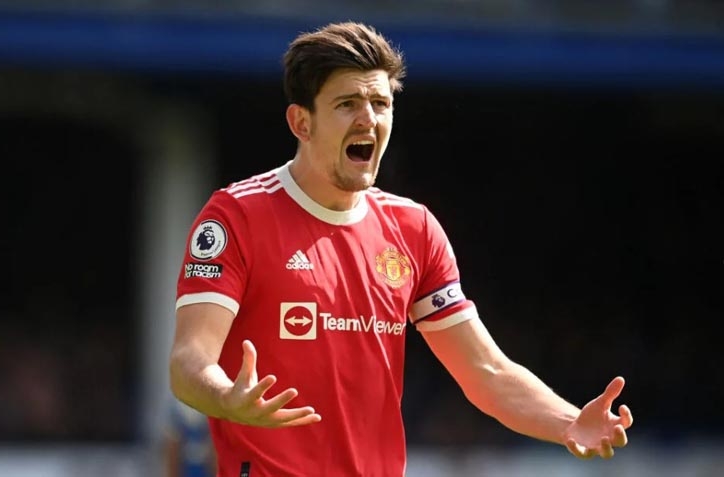Hàng công Arsenal gặp hung tin bởi một hậu vệ của MU trước thềm đại chiến