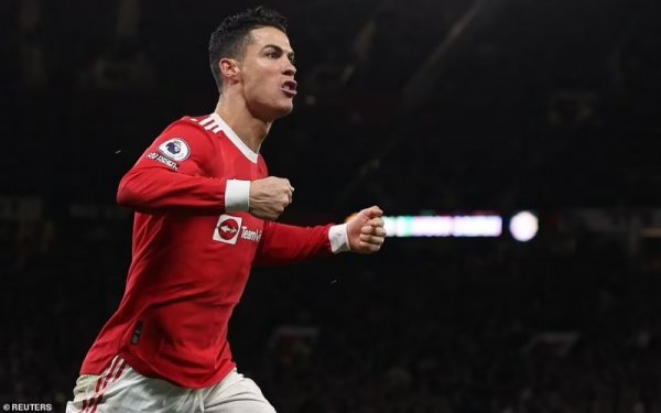 Đoạt danh hiệu cao quý, Ronaldo xác lập kỉ lục chưa từng có tại MU