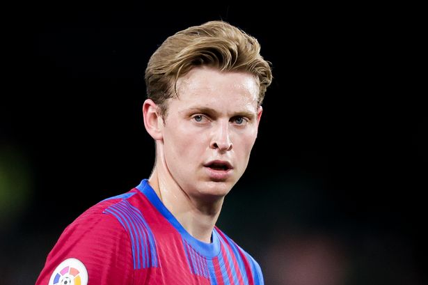 De Jong không muốn tới MU dù sắp cập bến Old Trafford