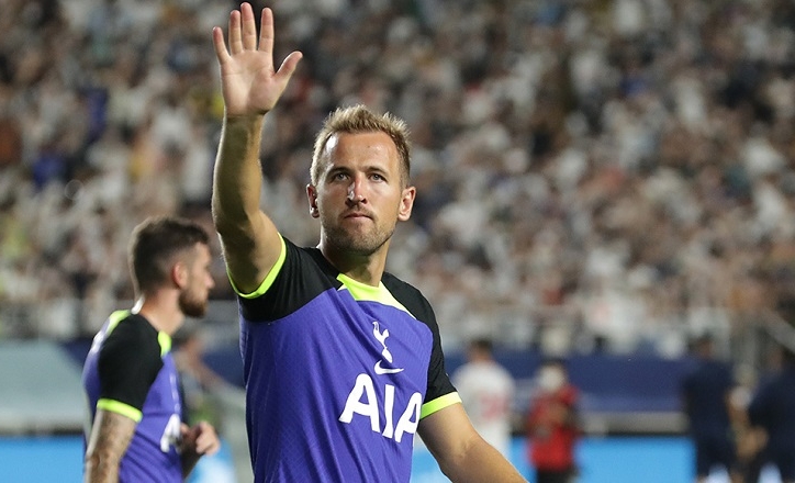 Conte nổi điên khi thấy Harry Kane bị 'gã khổng lồ' chiêu mộ