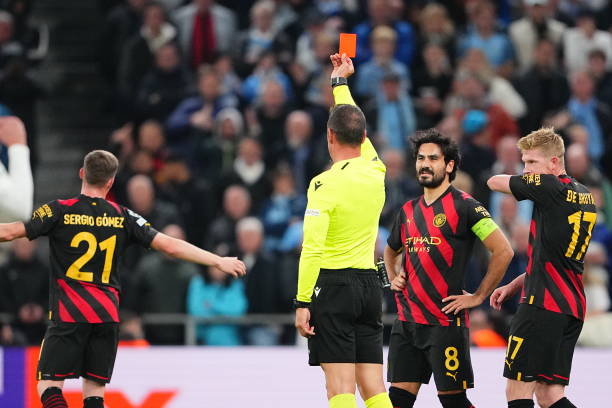 Trượt penalty và chỉ có 10 người, Man City đánh rơi điểm số trước Copenhagen
