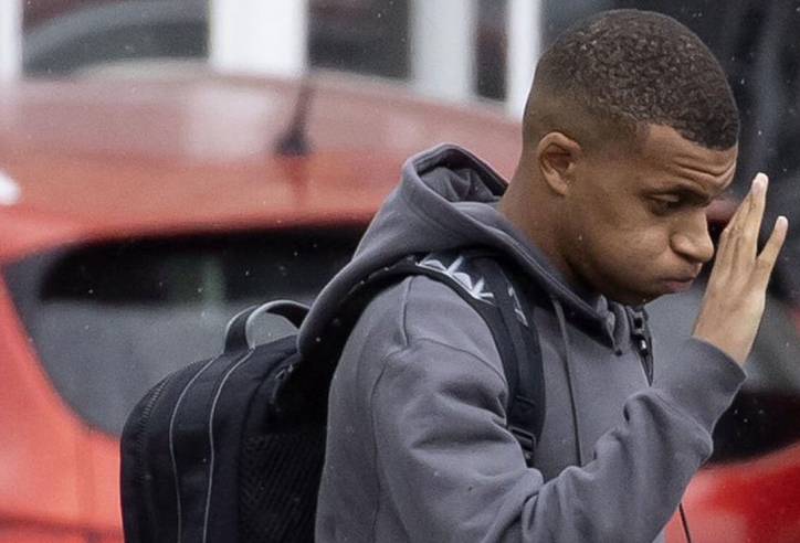 Thân mẫu lên tiếng khẳng định, Mbappe rời PSG tới 'gã khổng lồ' nước Anh?