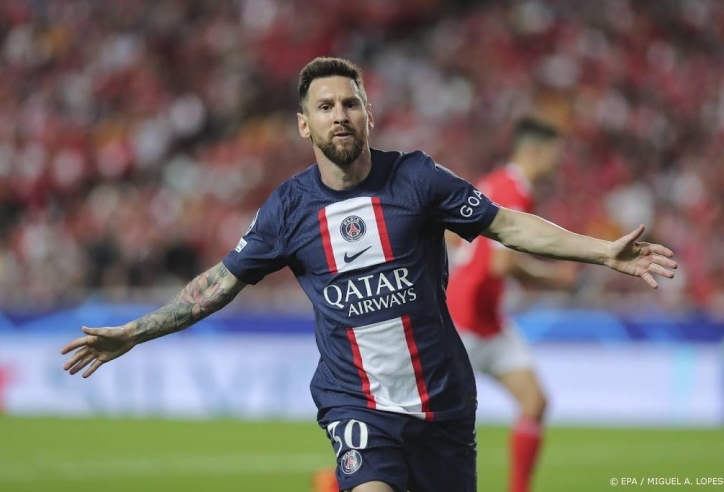 Vượt Ronaldo và Pele, Messi trở thành tiền đạo 'toàn năng' nhất lịch sử