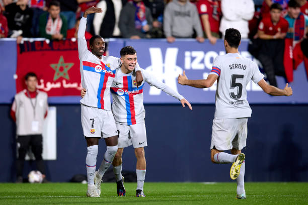 Lewandowski nhận thẻ đỏ từ sớm, Barca quả cảm thắng ngược dòng Osasuna