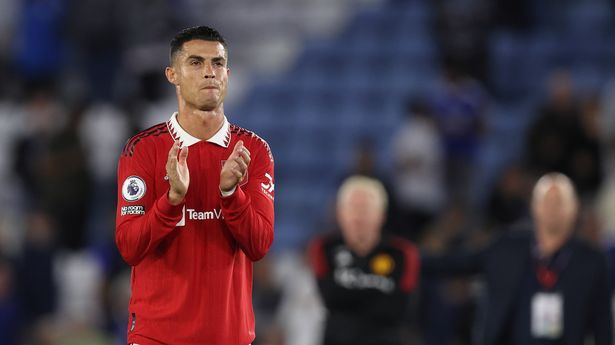 Ronaldo có hành động bất ngờ, ngầm khẳng định đã đá trận cuối cùng cho MU?