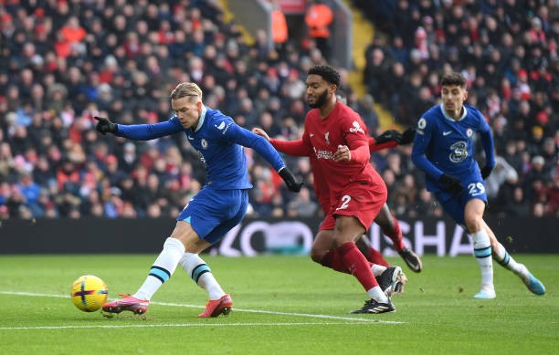 Chelsea và Liverpool cống hiến màn đôi công hấp dẫn nhưng không có bàn thắng